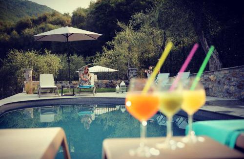 Borgomaro House | Experience Casa Vacanze Gli Ulivi with Pool & Hot Tub