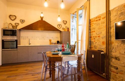 Citta Alta Apartment | Guest Rated: Casa Vacanze Gombito 4 in Scenic Bergamo Alta