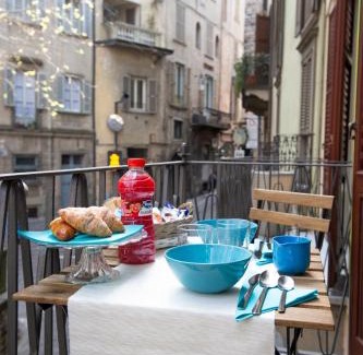 Citta Alta Apartment | Guest Rated: Casa Vacanze Gombito 4 in Scenic Bergamo Alta