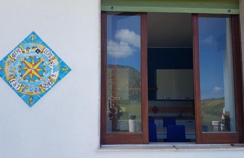 Mongiove House | Oceanfront Casa Vacanze Il Gabbiano - Guest Rated 9/10