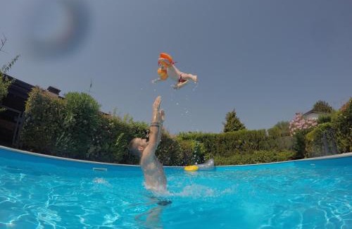 Manerba del Garda House | Family-Friendly Oceanfront Stay at Villino Vacanze "Il Porticciolo"