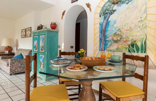 San Pietro House | Cozy Casa Vacanze Il Bacio: Pet-Friendly & Family-Oriented