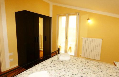 Polpenazze del Garda Apartment | Pet-Friendly Getaway at Casa Vacanze Sabrina - 7.8/10 Rated