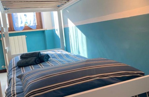 Portese House | Pet-Friendly Casa Vacanze Portès with Oceanfront Views