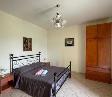 Santa Maria la Carita House | Guest Rated: Casa Vacanze Paradise with Family-Friendly Amenities