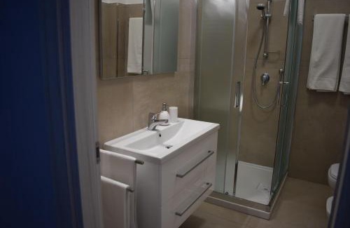 Santa Teresa di Riva House | Casa Vacanze Lombardo: Guest Rated 10/10, Family-Friendly Stay
