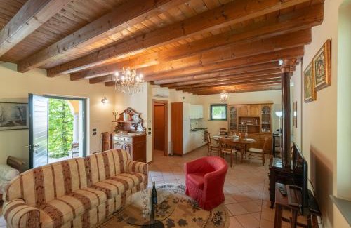 Corte Franca House | Casa Vacanze La Fioca