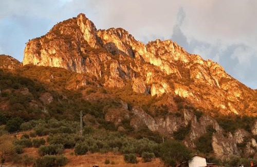 Marone House | Relax at Casa Vacanze La Gabbianella with Beachfront Views