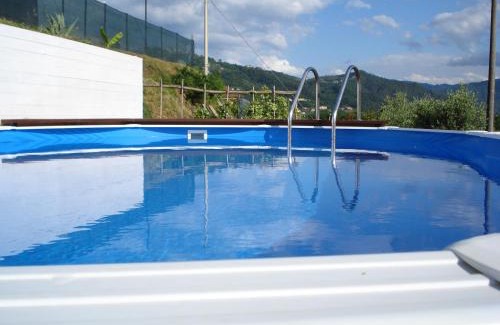 Vezzano Ligure House | Discover Casa Vacanze Lillo: Pet-Friendly Retreat with Pool