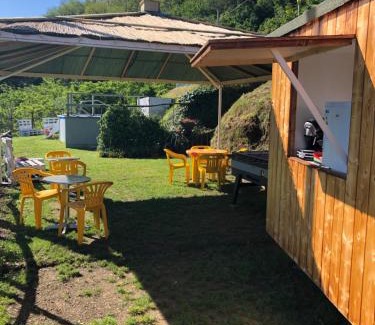 Vezzano Ligure House | Discover Casa Vacanze Lillo: Pet-Friendly Retreat with Pool