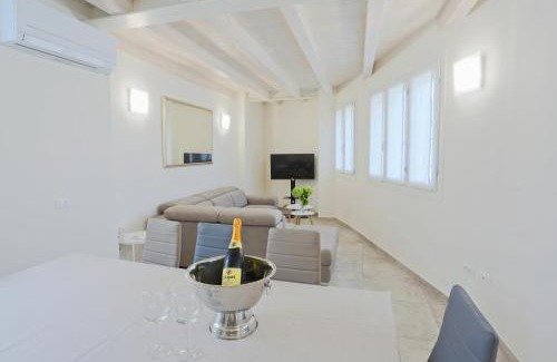Marone House | Oceanfront Stay at CASA VACANZE MARCONI 22 - Rated 9.4/10