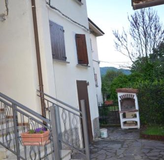 Castel di Casio Apartment | Family-Friendly Casa Vacanze Mingos Lodio di Là Awaits You