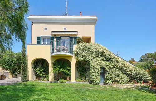 Imperia Apartment | Discover Casa Vacanze Nel Giardino di Renzo with Ocean Views
