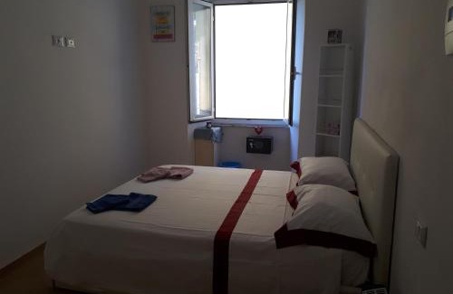 Pitelli Apartment | Relaxing Retreat at Casa vacanze P&G: Oceanfront Escape