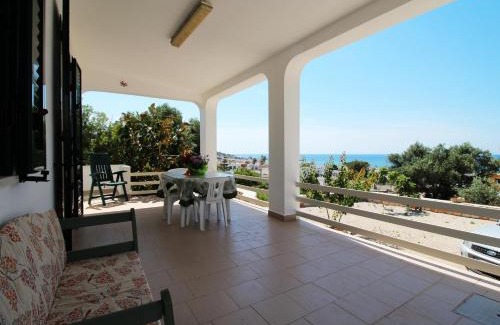 Marina di Pescoluse House | Cozy Casa Vacanze Rosita - 4-Star Oceanfront Retreat