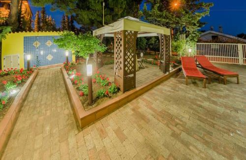 Centola House | Escape to Casa Vacanze "Ro & Se" with Oceanfront Bliss