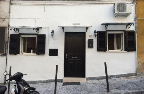 Mergellina Apartment | Family-Friendly Retreat at Casa Vacanze Sannazzaro Flat