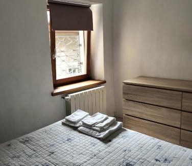 Pallanza Apartment | Oceanfront Casa Vacanze Scent of Roses - 9/10 Guest Rated