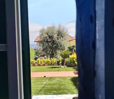 Bocca di Magra Apartment | Family-Friendly Casa Vacanze Bocca di Magra with Garden