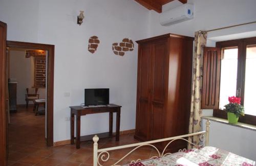 Bindua Apartment | Family-Friendly Stay at CASA VACANZE "SU PORTALE" - 10/10 Rated