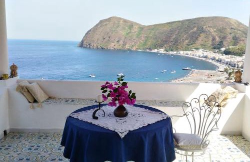 Canneto Apartment | Ocean View Retreat at Casa Vacanze Vista Mare Mela B