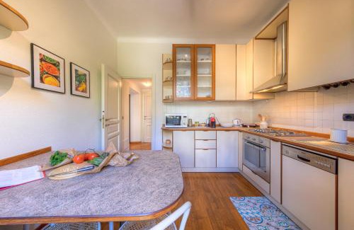 Camogli Apartment | Casa Valentina: Breathtaking Sea Views & Pet-Friendly Stay
