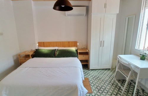 El Palo House | Family-Friendly Casa Valparaíso Málaga: Steps from the Beach