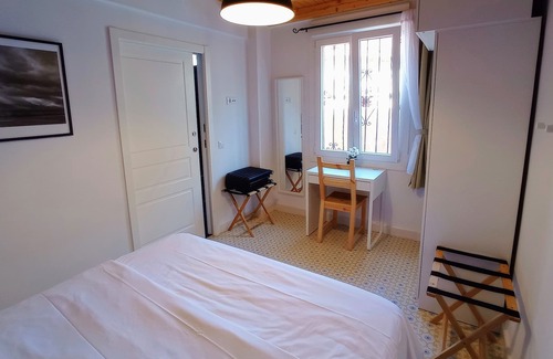 El Palo House | Family-Friendly Casa Valparaíso Málaga: Steps from the Beach