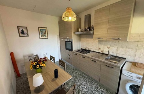 Procchio Apartment | Cozy Casa Vanna: One Bedroom with Ocean View & Pet-Friendly