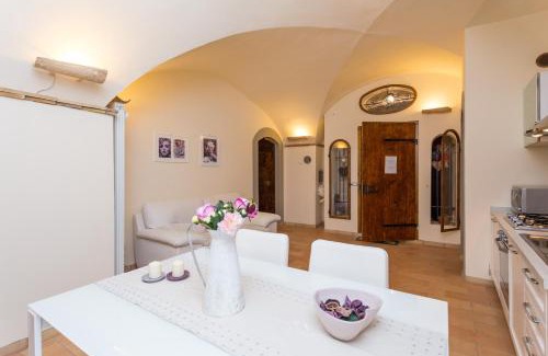 Old Town Apartment | Discover Casa Vannucci: Family-Friendly with 9/10 Ratings