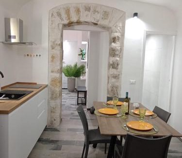 Ruggero Settimo Apartment | Exceptional Casa varco Santa Lucia: Family-Friendly Stay
