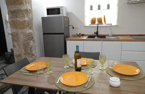 Ruggero Settimo Apartment | Exceptional Casa varco Santa Lucia: Family-Friendly Stay