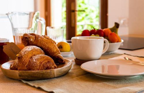 Tremosine House | Discover Casa Varice: Pet-Friendly 4-Star Family Escape