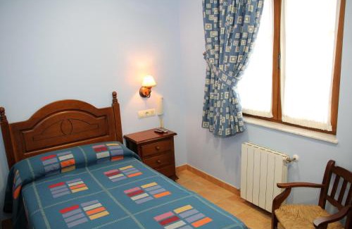 Valdovino House | Discover Comfort at Casa Veiga: Family-Friendly Retreat