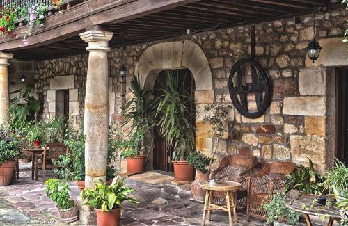 Viernoles House | Pet-Friendly Casa Velarde with Ocean View & Hot Tub