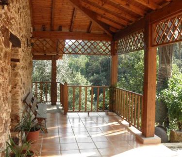Aguda House | Exquisite Stay at Casa Velha with Oceanfront Pool Access