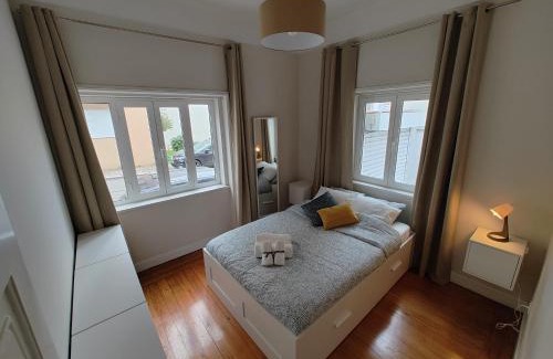 Paranhos Apartment | Discover Casa Veríssimo: Pet and Child-Friendly Haven