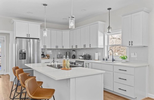Durham House | Renovated Bungalow with King Bed & Hot Tub Near Duke