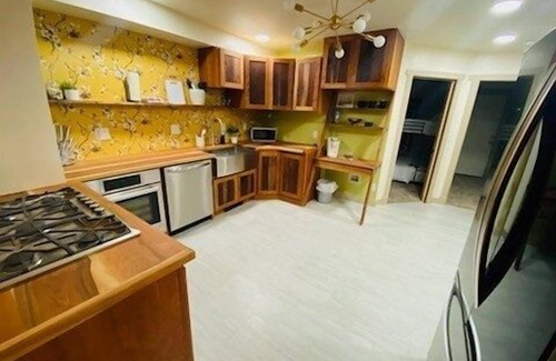 Grove House | Casa Verde near Downtown-3BR