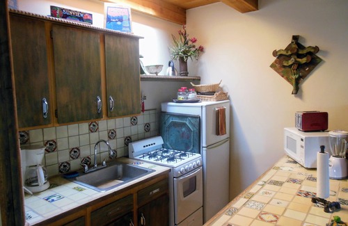 Taos Cottage | Casa Verde: Guest Rated 10/10 with Pool, Spa & Family Amenities