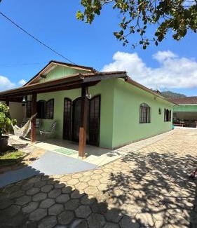 Pereque-Mirim House | Pet-Friendly CASA VERDE with Exceptional 9.4 Review Score