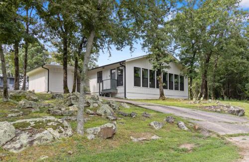 Eufaula House | Casa Verde, Updated Home with 3 Beds, 1.5 Baths, Sleeps 6