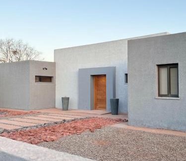 Villa Union House | Relaxing Family Stay at Casa de Viña with Pool Access