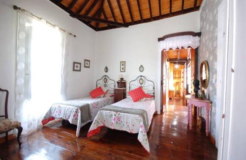 Teror House | Family-Friendly Retreat at Casa Verodes - Rated 9/10!