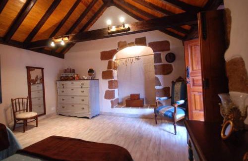 Teror House | Family-Friendly Retreat at Casa Verodes - Rated 9/10!