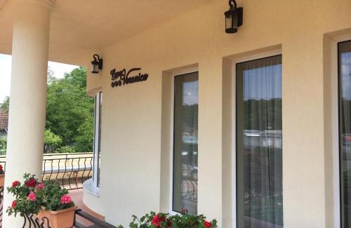 Baile Felix House | Guest Rated: Casa Veronica with Family-Friendly Amenities