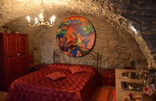 Drenchia Apartment | Family-Friendly Casa Via delle Trincee - Rated 9/10 by Guests