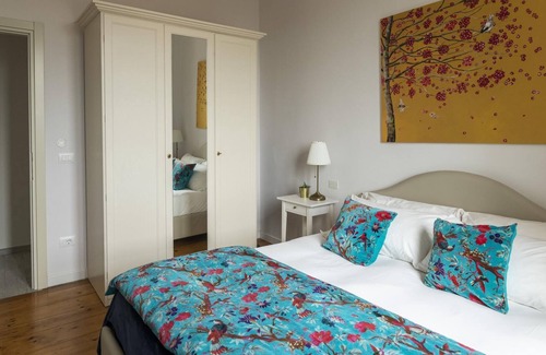 Serralunga d'Alba Apartment | Relax at Casa Viberti - Pet-Friendly with Spa & Breakfast