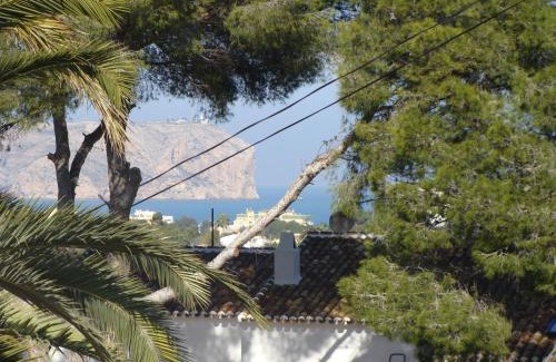 El Tosalet House | Casa Vicenta: Oceanfront Escape with Pool and Family Amenities