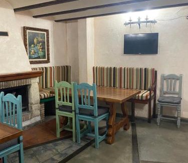 Hinojosa de Jarque House | Pet-Friendly Haven at Casa Victoria for the Whole Family